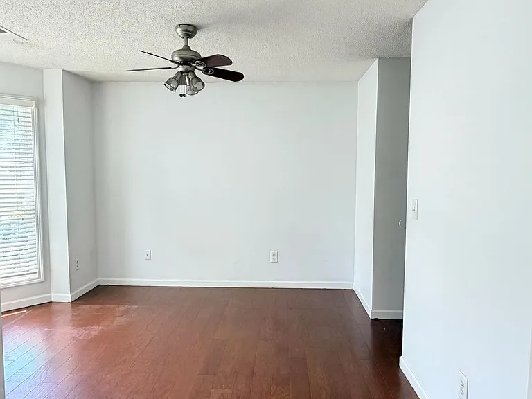 153 Greystone Cir — Photo 3
