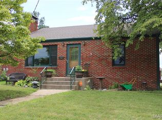 3 E Elm St, Alton, IL 62002