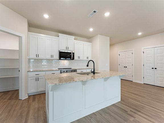 2nd image of 1712 Gerald Shay Rd