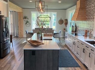 8427 Meadowland Dr, Locust Grove, VA 22508