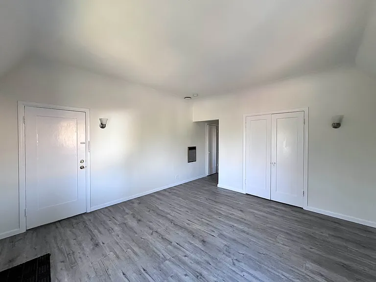 49 N Berkeley Ave #4 — Photo 4