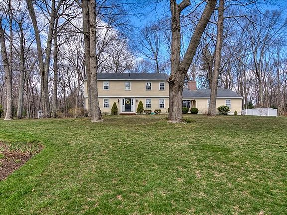 2nd image of 35 Limerock Dr