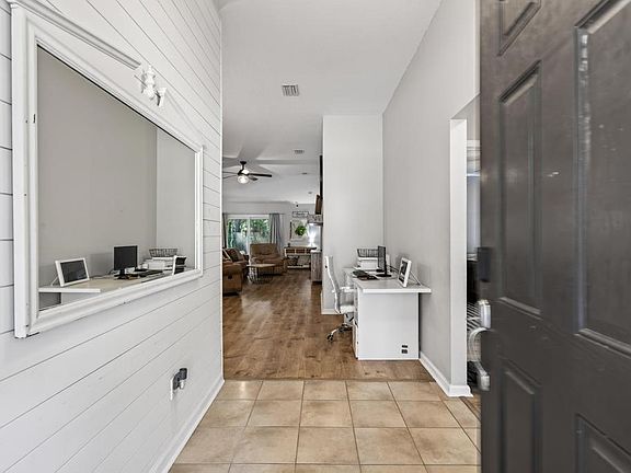 4th image of 86148 Venetian Ave