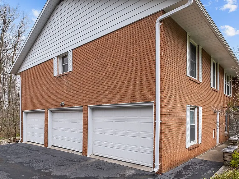 36 Maple Hill Dr — Photo 5
