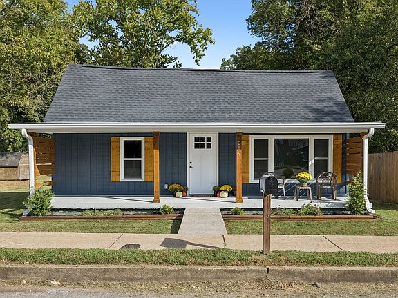 3rd image of 209 Olive St