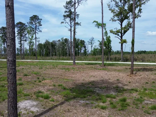 2 Pecan Dr, Holly Hill, SC 29059