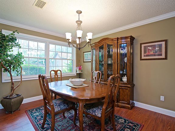 5th image of 1824 Arden Way
