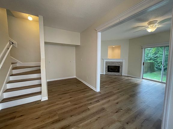 5th image of 5048 Mint Hill Ct