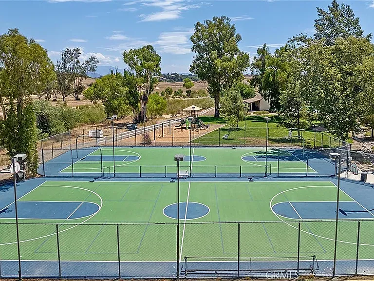 It's a heck of a lot easier to keep fit when you're this close to a beautiful club like this...