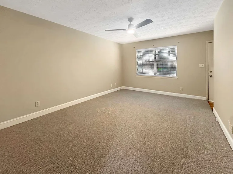 1235 Riverside Dr #B2 — Photo 7