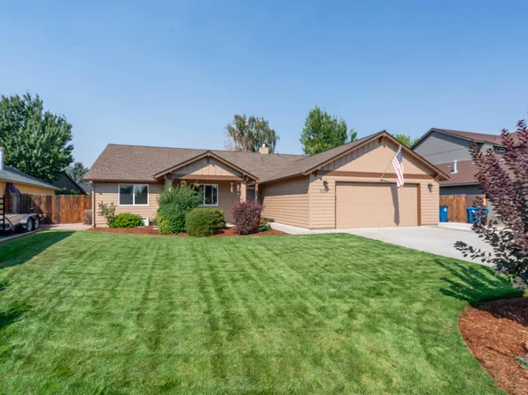 2121 NW 20th Ct, Redmond, OR 97756