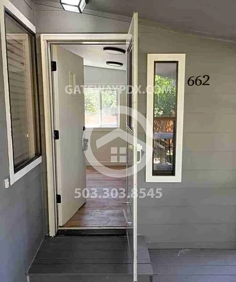 662 Monmouth St — Photo 7
