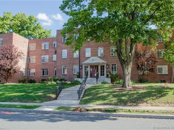20 Outlook Avenue APT 304, West Hartford, CT 06119