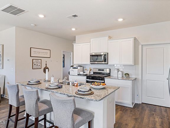 5th image of 1166 Clearwater Ln