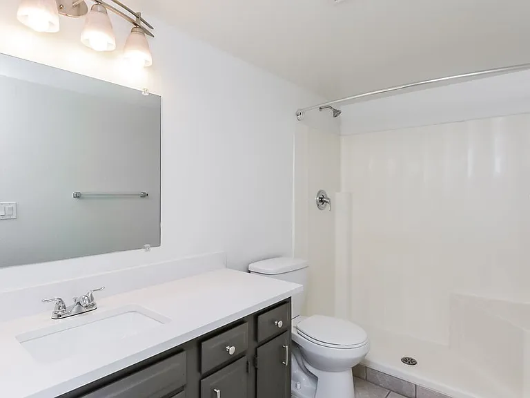 2104 E Boston St — Photo 11