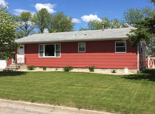 144 N 7th St, Warren, MN 56762