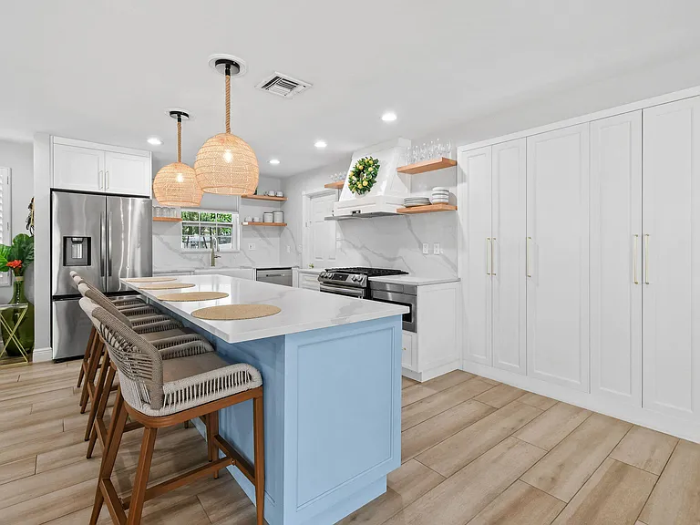 8110 W Lake Dr — Photo 10