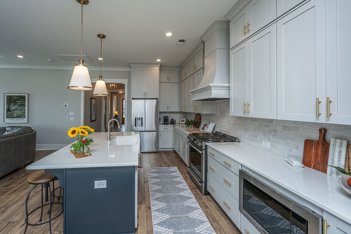 next background image