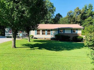 469 Lee Dr, Crossville, TN 38555