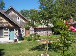 58091 Lakeshore Dr, Calumet, MI 49913