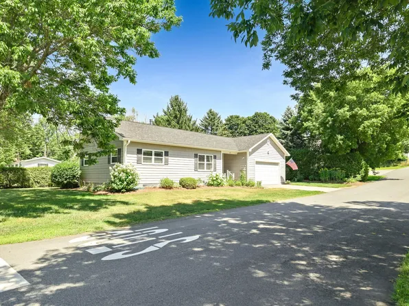 11 Foster Terrace, Derby, VT 05830