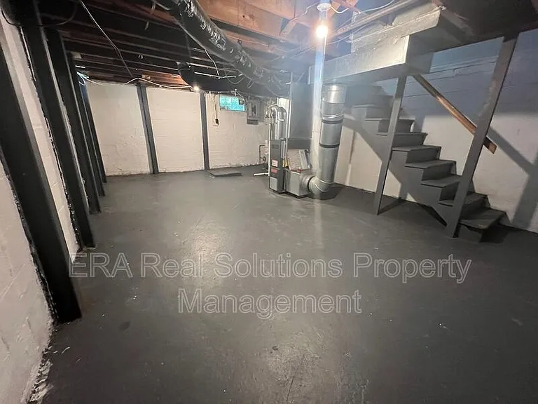 90 N Waverly St — Photo 10