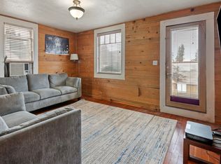 243 W Adams Ave, Sisters, OR 97759