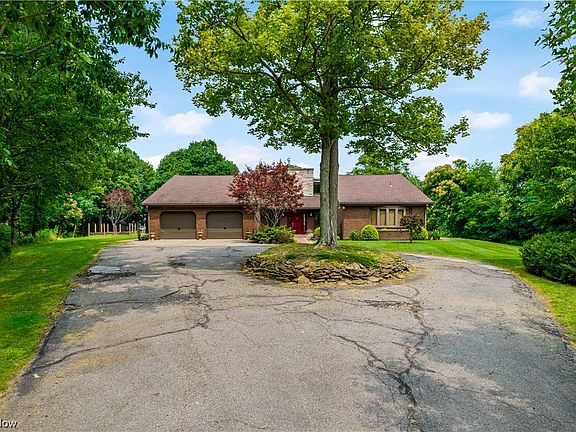 3rd image of 70407 Whitewood Dr
