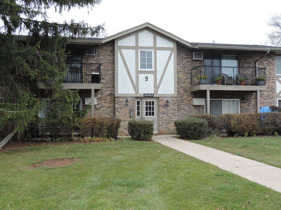 1st image of 16W540 Lake Dr #9A-204