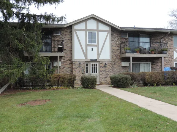 16W540 Lake Dr #9A-204, Willowbrook, IL 60527