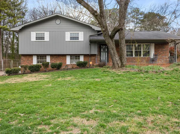 3821 Deerfoot Dr, Chattanooga, TN 37406