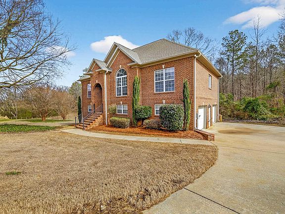 2nd image of 121 Peaceful Ln