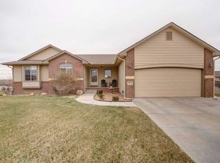 2712 E Keys Ct, Derby, KS 67037