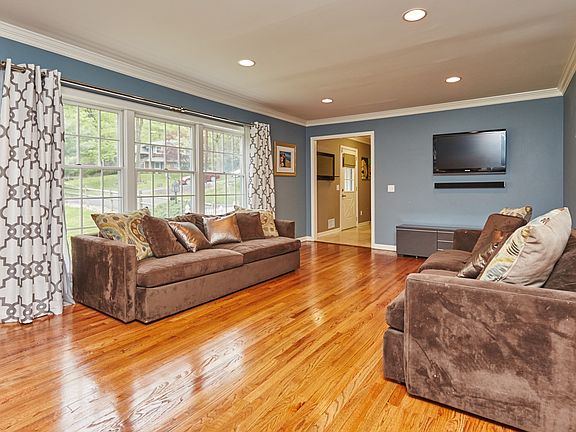 3rd image of 78 Spencer Ln