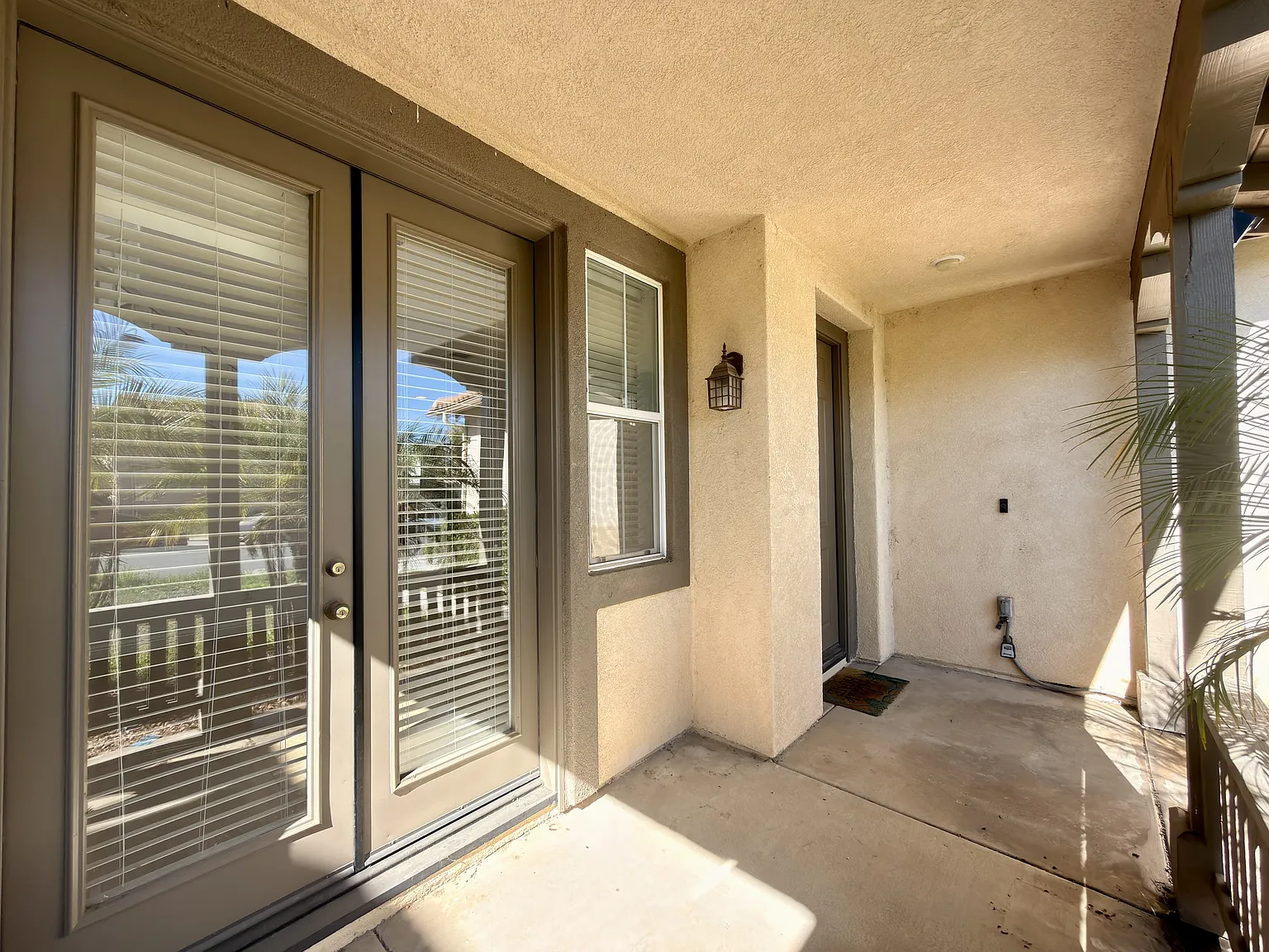 5 bed, 2905 sqft, $3,250 — Photo 2