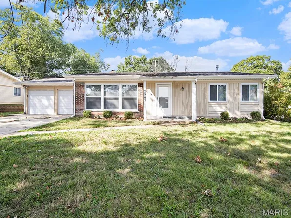 2907 Hubert Dr, Saint Louis, MO 63125