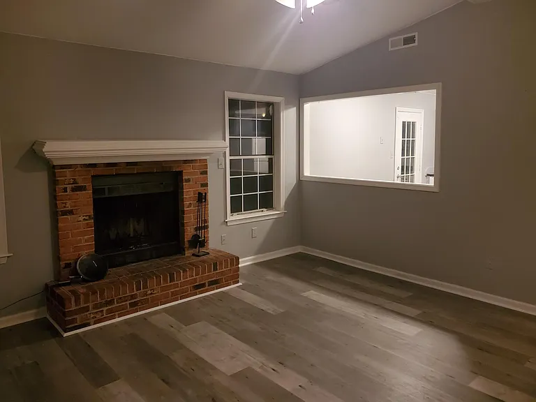 1409 Larkview Dr — Photo 4