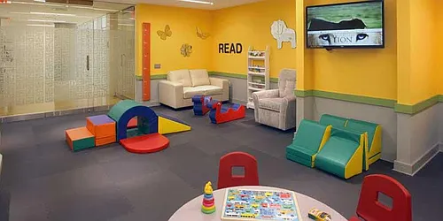 Rented by Space Marketing Shop