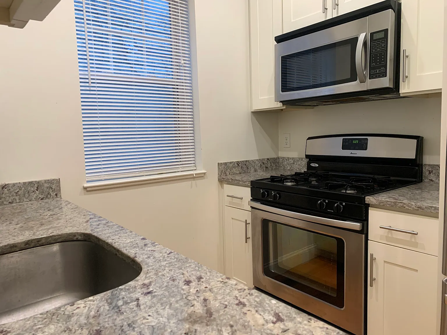 3 bed, $4,250 — Photo 3