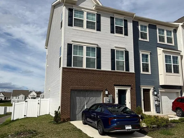 677 Seeback Dr, Charles Town, WV 25414