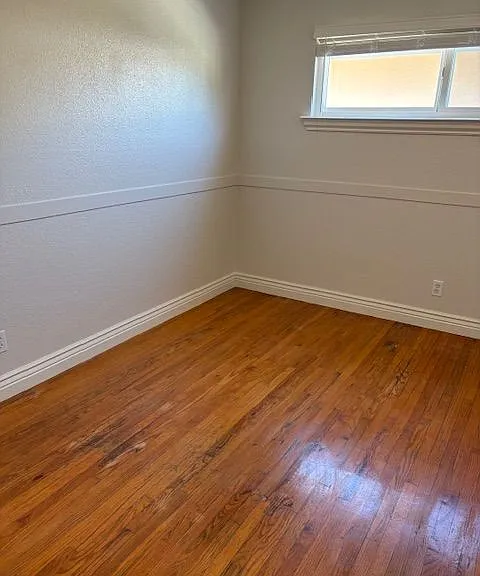 183 E Dana St — Photo 13