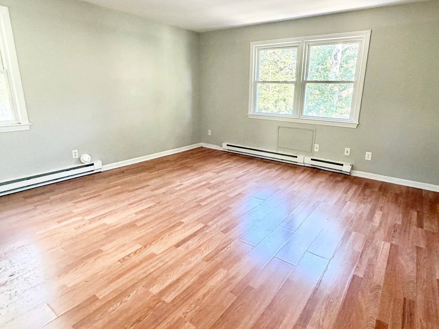 3 bed, 1.5 bath, 1000 sqft, $1,675 — Photo 2