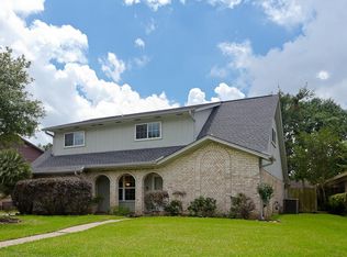 13823 Vinehill Dr, Sugar Land, TX 77498