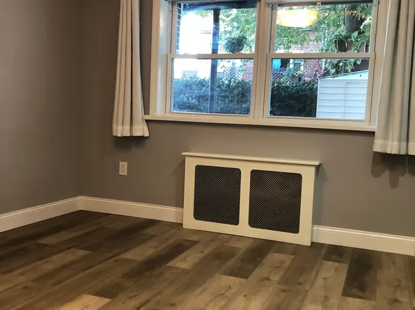 92-11 241st St Floor 1, Bellerose, NY 11426