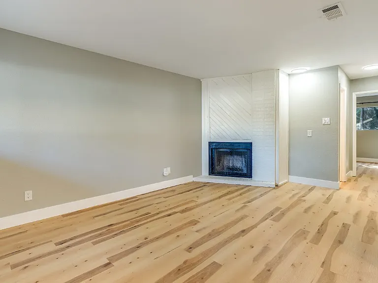 601 Bracewood Cir #D — Photo 3