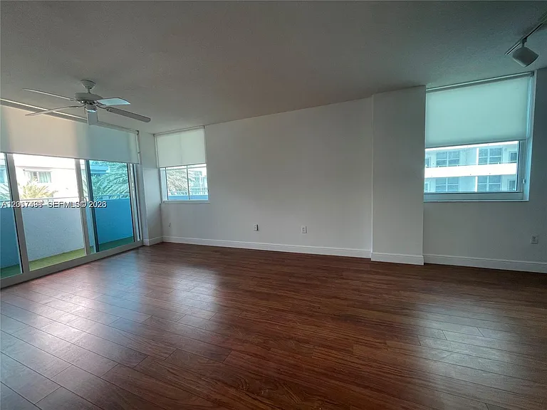 9201 Collins Ave #321 — Photo 4