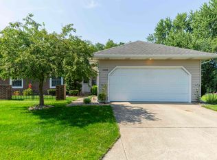 18399 Farm Ln, South Bend, IN 46637