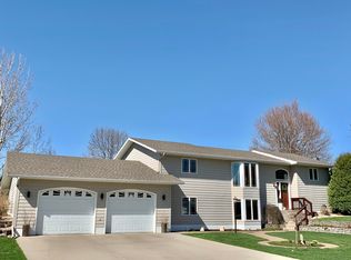204 Lakeview Dr, Milbank, SD 57252