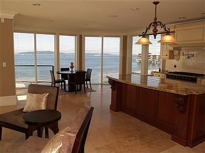 Expansive views from open floor plan