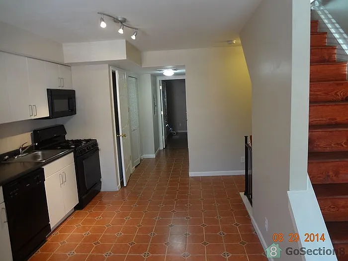 Building Photo - 1015 Hollins St #1